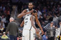 开云真人娱乐官网 -今夜印第安纳步行者调整名单以备欧冠，内部沟通环节打磨，更衣室稳定，训练强度明显提升的简单介绍